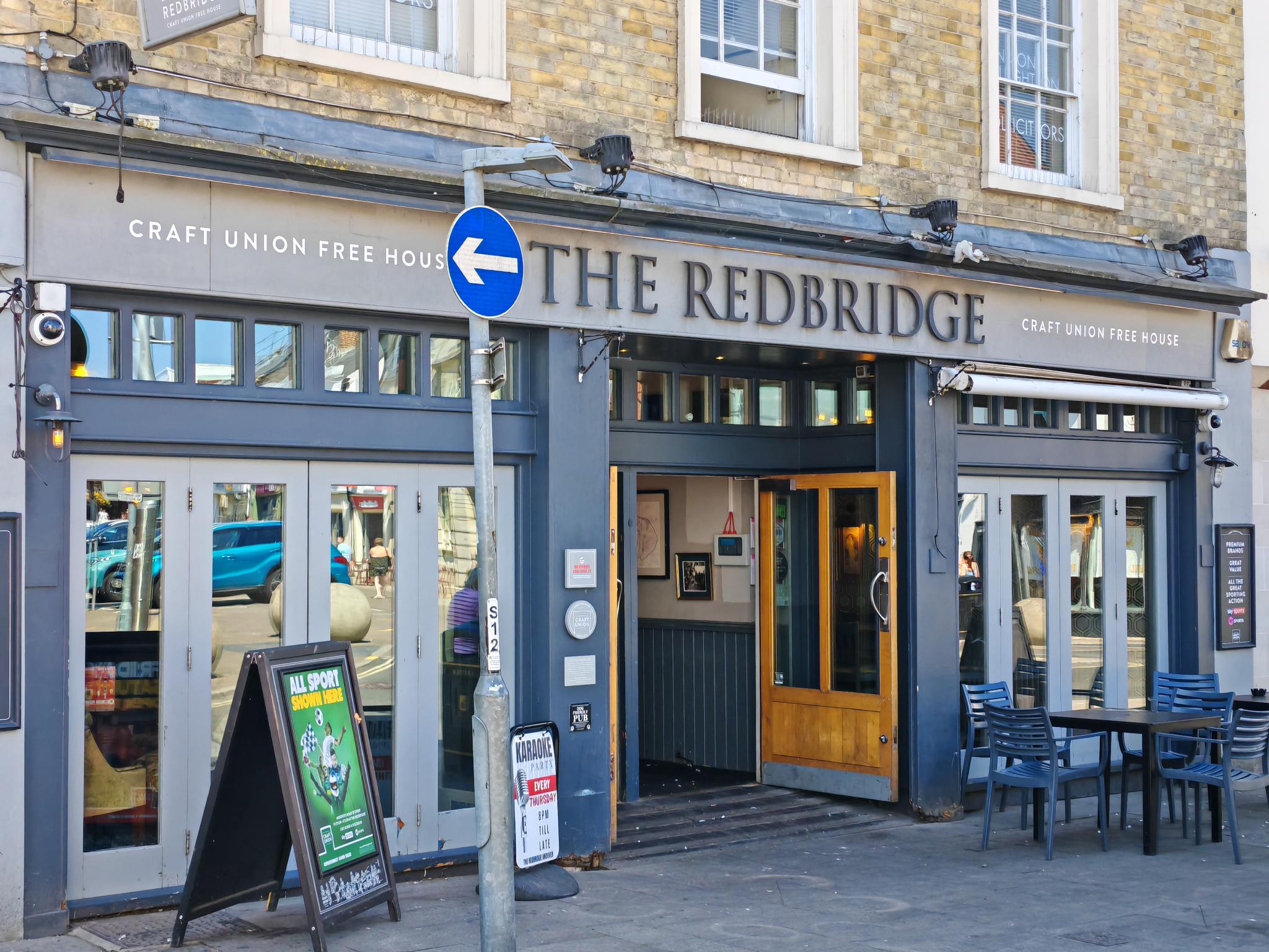 Pubs of Andover: Four Centuries of History at The Redbridge